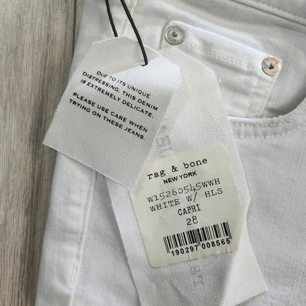 Rag & Bone Women's W/ HLS Capri White Jeans (28) NWT - Picture 5 of 8